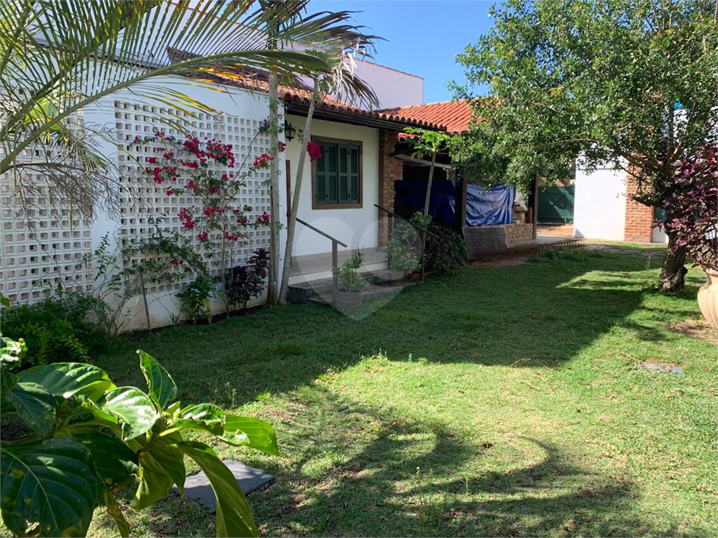 Casa em condomínio à venda com 3 quartos, sendo 2 suítes, em Portinho, Cabo Frio, RJ