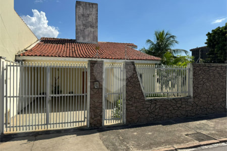 Casa à venda com 4 quartos, sendo 1 suíte,  em Vila Romão, Salto, SP