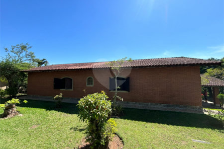 Casa Térrea à venda com 4 quartos, sendo 2 suítes, em Alpes D'Ouro, Bom Jesus dos Perdões, SP