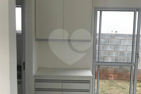 Casa de Vila à venda com 2 quartos em Jardim São Felipe, Atibaia, SP