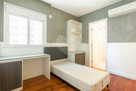 Apartamento à venda com 4 suítes,  em Jardim Paulistano, São Paulo, SP