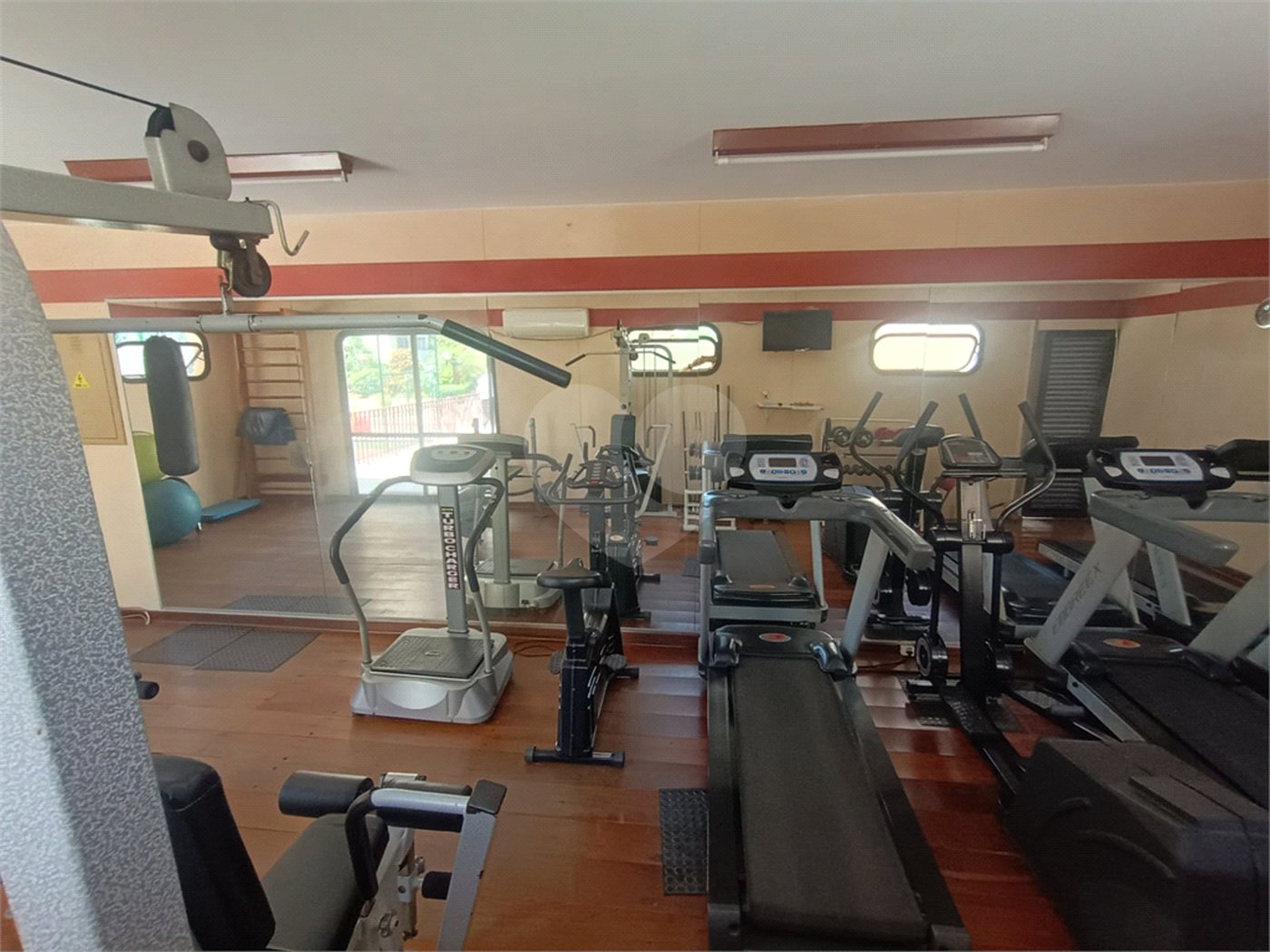 Apartamento para alugar com 4 quartos, sendo 3 suítes, em Vila Gomes Cardim, São Paulo, SP