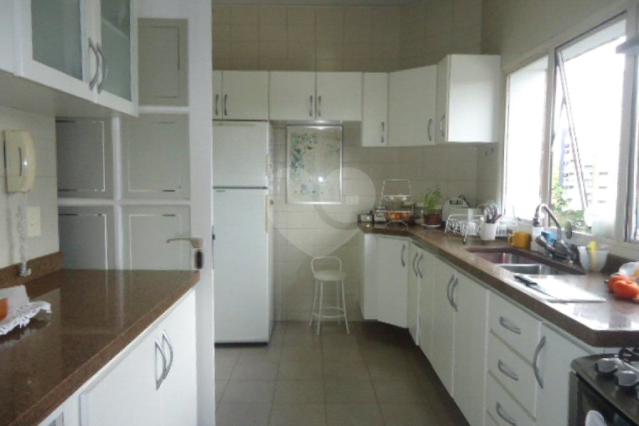 Apartamento à venda com 3 quartos, sendo 1 suíte, em Morumbi, São Paulo, SP