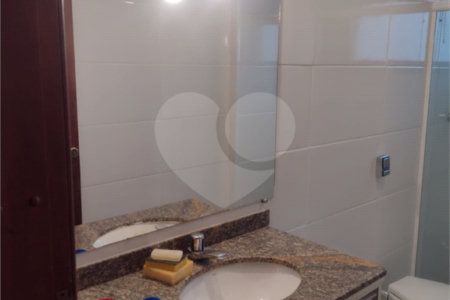Apartamento no Edificio Jatiúca á venda.