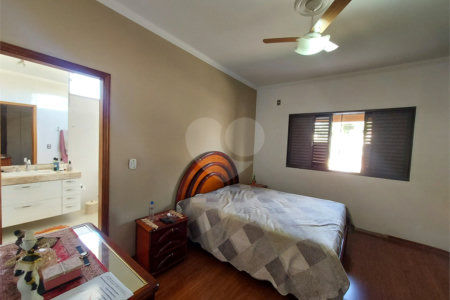 Casa à venda com 4 quartos, sendo 2 suítes, no condomínio Nascente do Jaraguá, Araraquara - SP