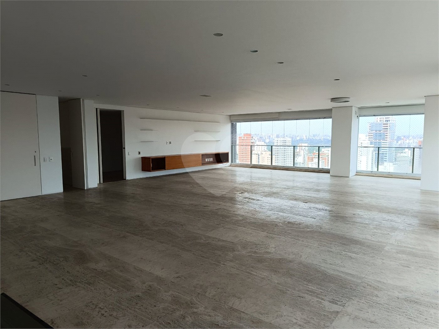 Apartamento à venda ou para alugar com 3 suítes em Pinheiros, São Paulo, SP