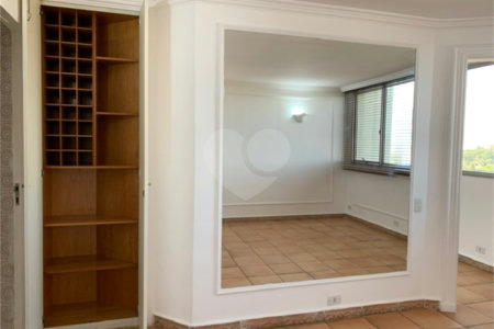 Apartamento à venda com 3 quartos, sendo 1 suíte, em Alto da Boa Vista, São Paulo, SP