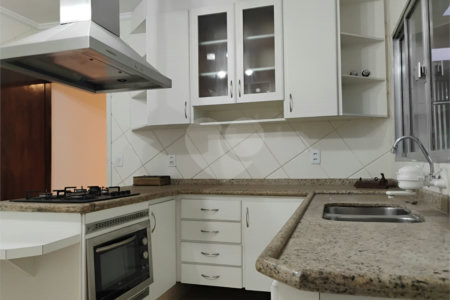 Sobrado à venda com 3 quartos, sendo 1 suíte, em Vila Paulista, São Paulo, SP