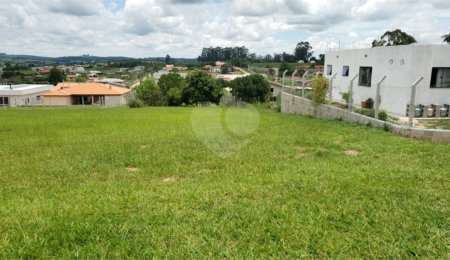 Terreno à venda em Condomínio Residencial Pinheiros do Lago, Alambari, SP