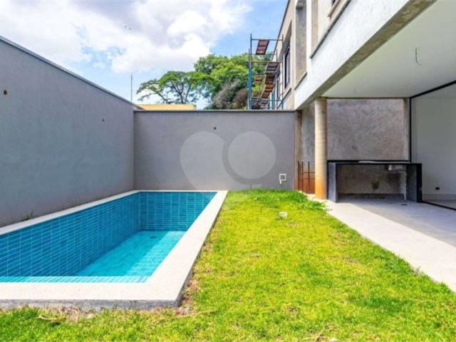 Casa à venda com 4 suítes no condomínio Venezia, São Paulo - SP