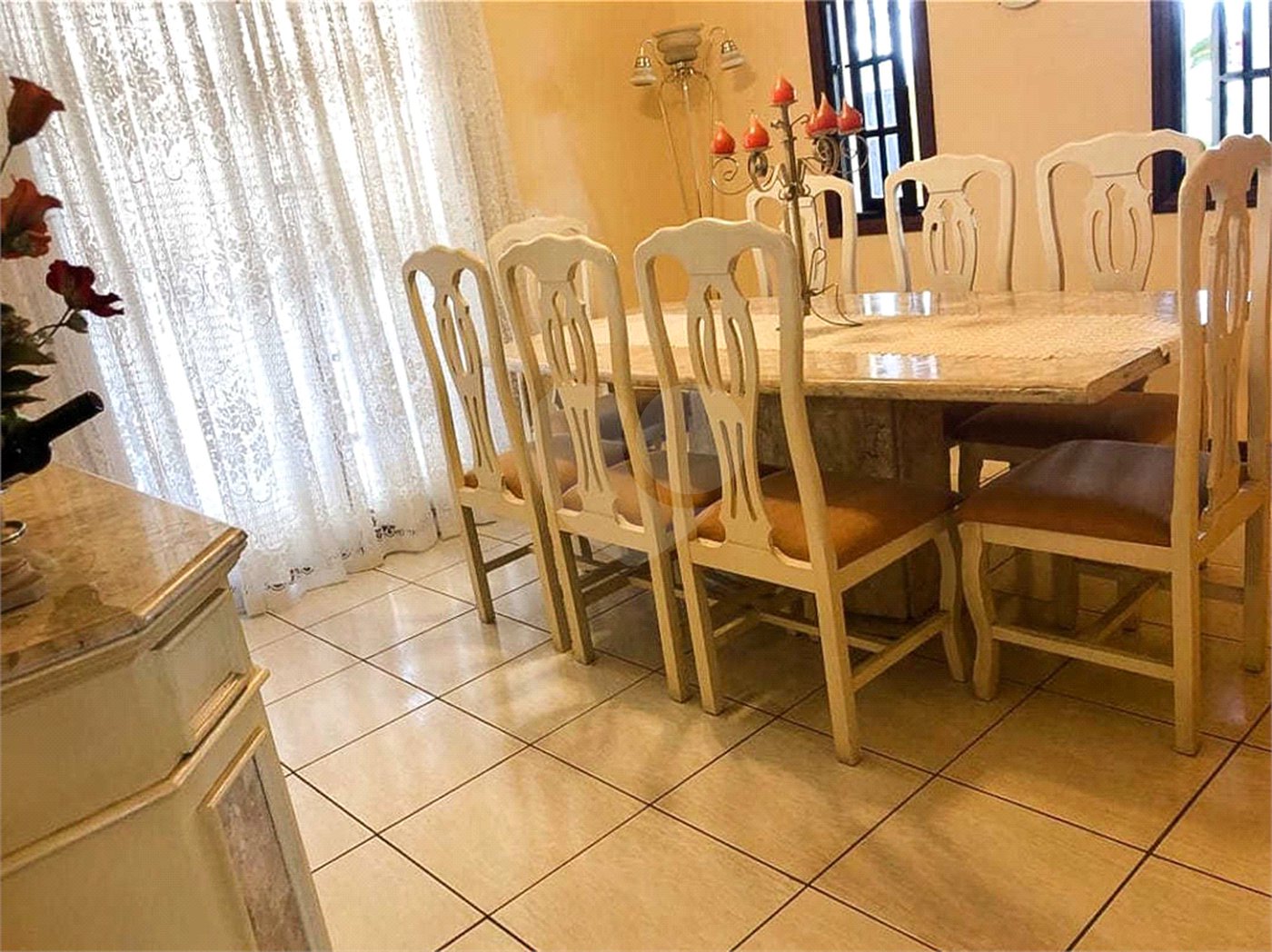 Casa à venda com 3 quartos, sendo 1 suíte,  no condomínio Vivenda das Vinhas, Vinhedo - SP