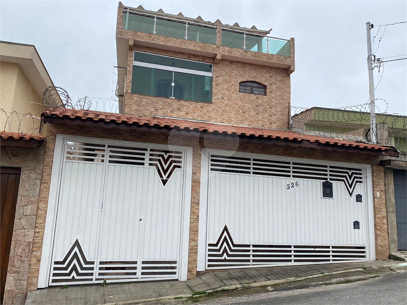 Sobrado à venda com 4 quartos, sendo 2 suítes,  em Vila Gustavo, São Paulo, SP