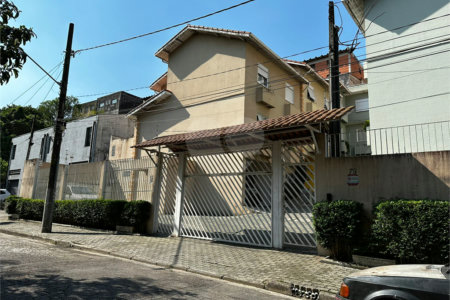 Casa em condomínio à venda com 3 quartos, sendo 1 suíte,  em Jardim Caboré, São Paulo, SP