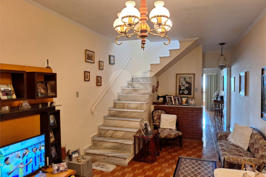 Sobrado à venda com 3 quartos, sendo 1 suíte, em Vila Gustavo, São Paulo, SP