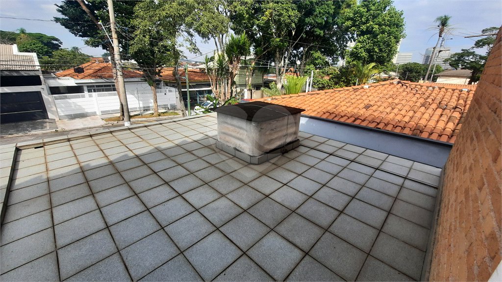 Sobrado à venda com 4 quartos, sendo 1 suíte,  em City Campo Grande, São Paulo, SP