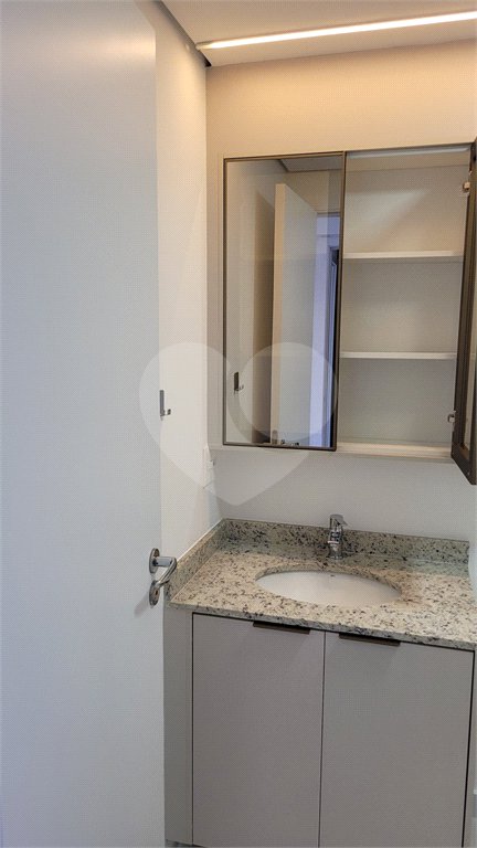 Apartamento de 2 quartos mobiliado à venda no Paraíso