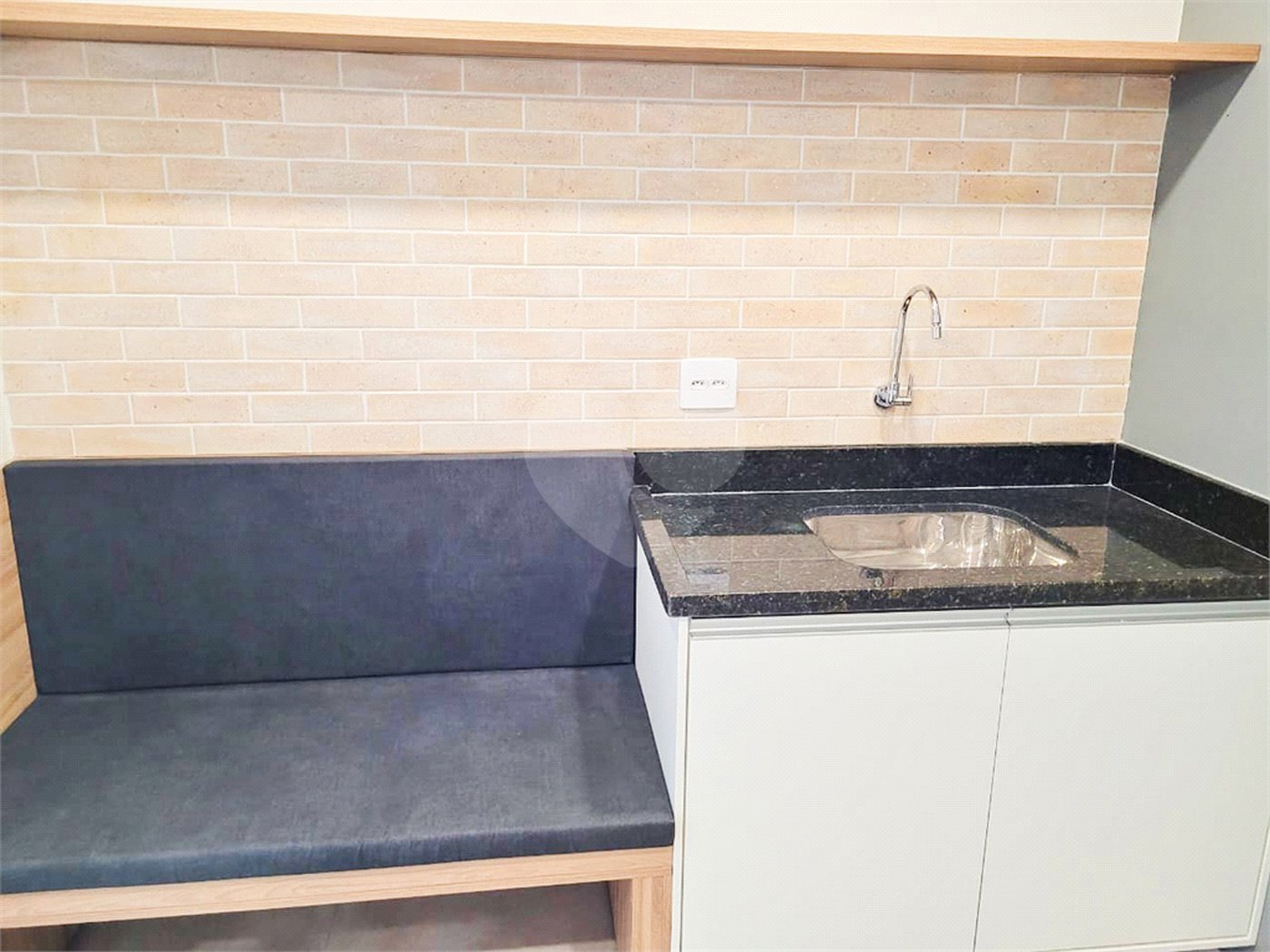 Apartamento a venda em Mirandopolis com 1 quarto, banheiro e cozinha, sem garagem