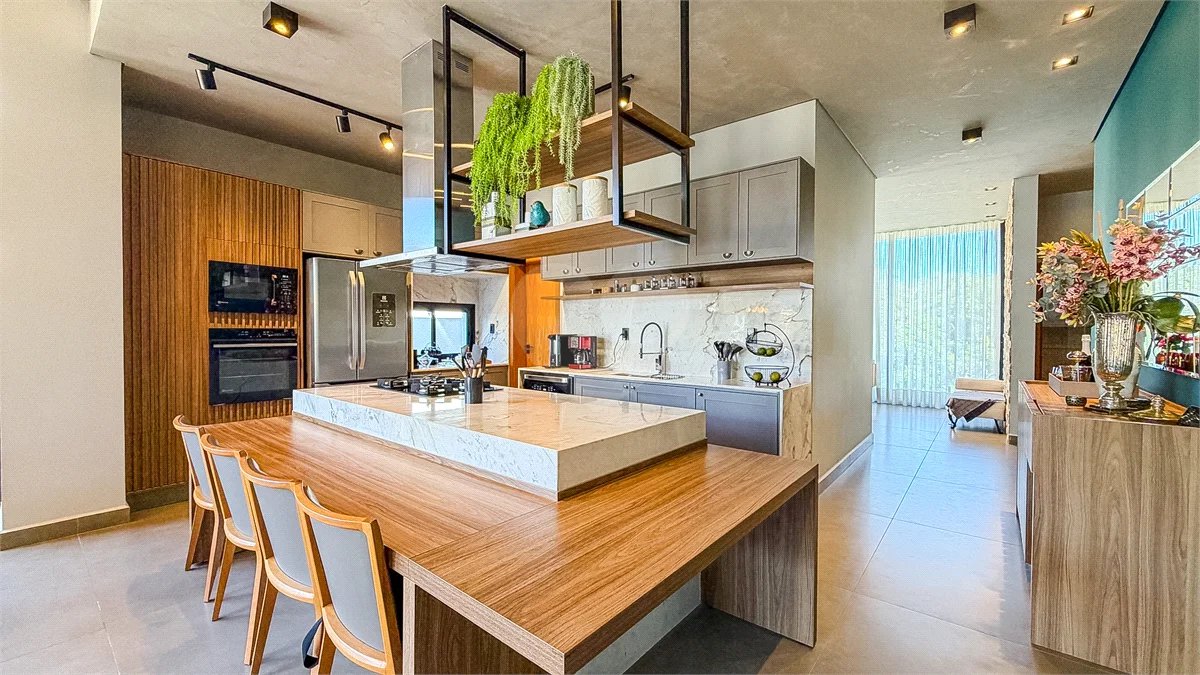 Indaiatuba - HOME DESIGN - Casa Térrea - Condomínio Paradiso - 420 m² de terreno - 307,19 m² de área construída - 3 suítes completas, sendo 1 master com closet planejado e banheira de imersão - Sala de TV reversível para 4ª suíte - Sala de estar ampla e varanda gourmet integrada - Cozinha com móve