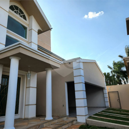 Casa à venda com 3 suítes em Vila Nastri, Itapetininga, SP