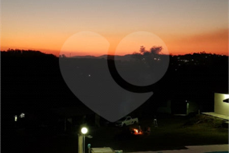 Chácara à venda com 4 quartos, sendo 2 suítes,  em Batatuba, Piracaia, SP