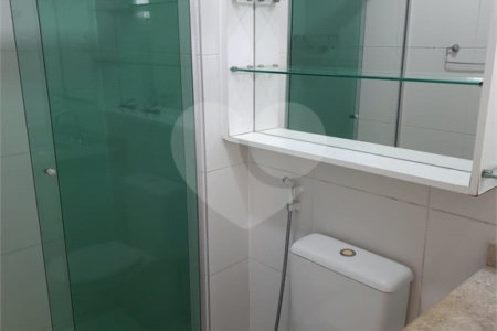 Apartamento à venda ou para alugar com 3 quartos, sendo 1 suíte, em Cidade São Francisco, São Paulo, SP