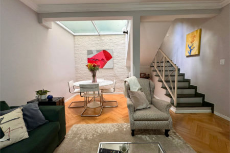 Casa à venda com 3 quartos, sendo 1 suíte, no condomínio Morada dos Pássaros, São Paulo - SP
