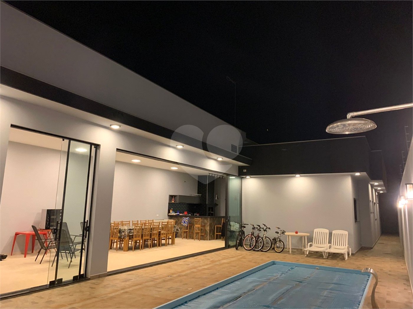 Casa à venda com 2 quartos, sendo 3 suítes, no Centro, Salto Grande, SP