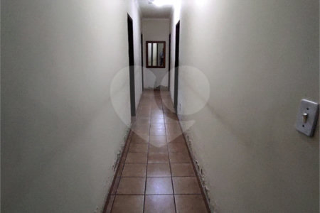 Casa à venda com 3 quartos, sendo 1 suíte, no Centro, Poá, SP