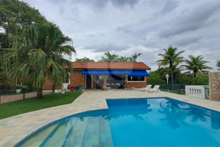 Casa à venda com 3 quartos, sendo 1 suíte, no condomínio Residencial Vale das Laranjeiras, Indaiatuba - SP