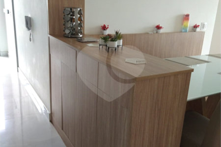 Apartamento à venda com 3 quartos, sendo 1 suíte, em Santo Amaro, São Paulo, SP