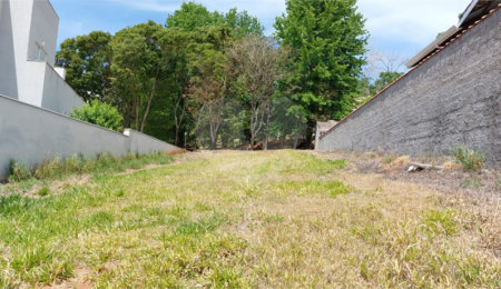 Terreno à venda no condomínio Figueira Garden, Atibaia - SP