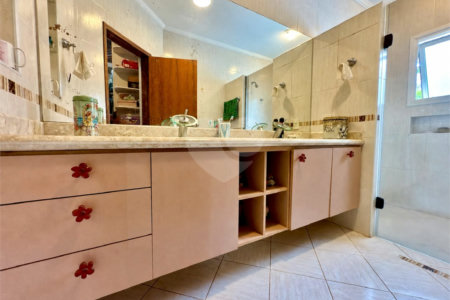 Casa à venda com 5 quartos, sendo 4 suítes, no condomínio Porto Atibaia, Atibaia - SP