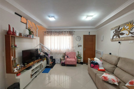 Casa à venda com 3 quartos, sendo 2 suítes,  em Jardim Lallo, São Paulo, SP