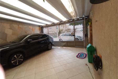 Sobrado à venda com 4 quartos, sendo 1 suíte,  em Jardim Prudência, São Paulo, SP