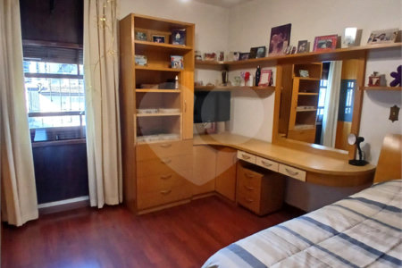 Sobrado à venda com 4 quartos, sendo 2 suítes, em Jardim Leonor, São Paulo, SP