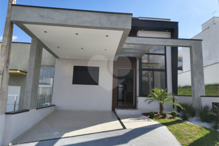 Casa à venda com 3 quartos, sendo 1 suíte,  no condomínio Horto Florestal Villagio, Sorocaba - SP