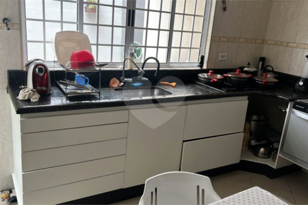 Sobrado à venda com 3 quartos em Cidade Kemel, São Paulo, SP