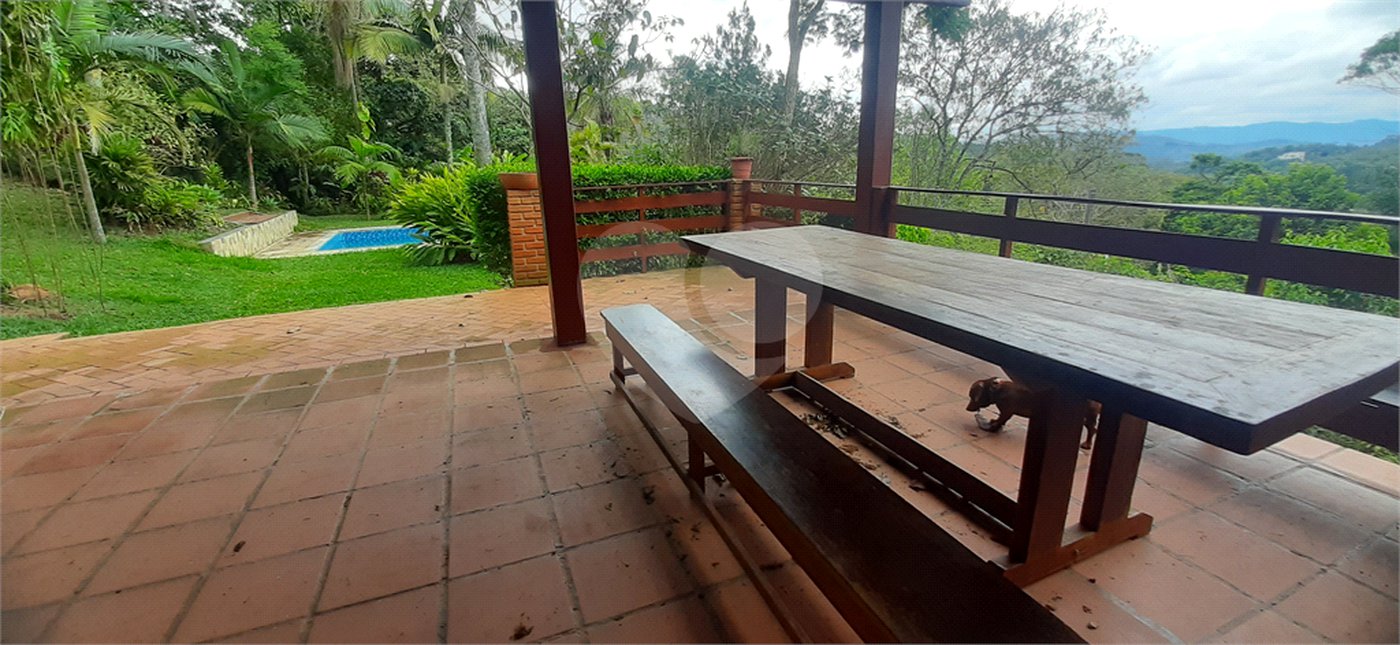 Casa Térrea à venda com 4 quartos, sendo 2 suítes, em Serra da Cantareira, Mairiporã, SP