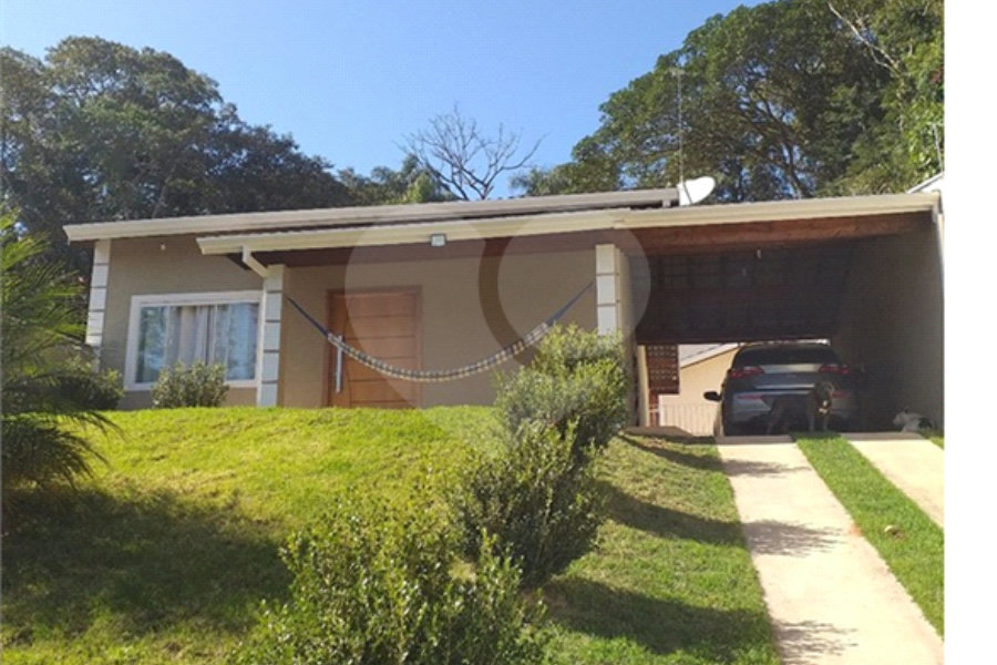Casa à venda com 3 quartos, sendo 1 suíte, no condomínio Mirante da Mantiqueira, Mairiporã - SP