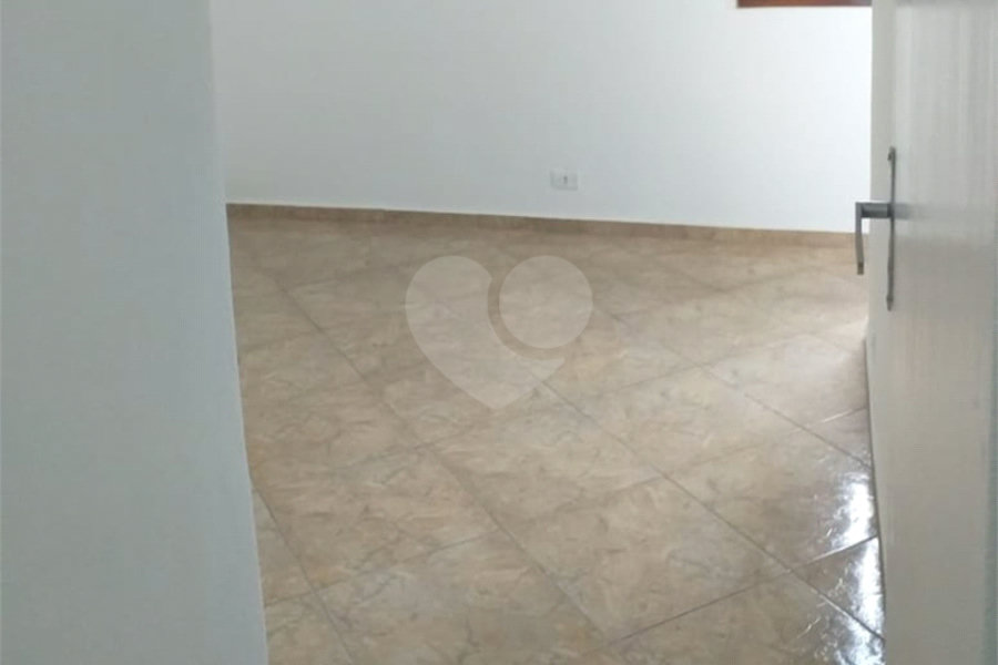 Sobrado à venda com 2 quartos em Vila das Palmeiras, Guarulhos, SP