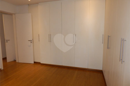 Apartamento à venda com 4 suítes em Moema, São Paulo, SP