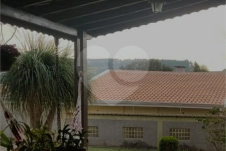 Sobrado à venda com 3 quartos, sendo 1 suíte, em Esplanada do Carmo, Jarinu, SP