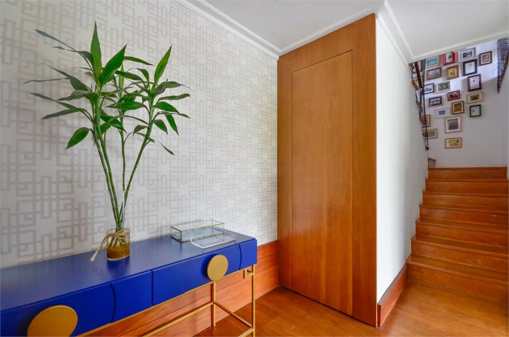 Casa à venda com 5 quartos, sendo 4 suítes, no condomínio Espaço Mobile - Real Parque, São Paulo - SP