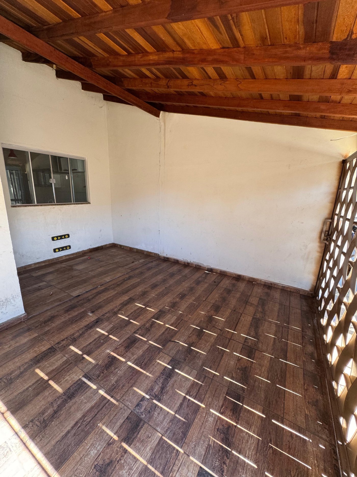 Casa para alugar com 3 quartos, sendo 1 suíte,  em Santa Luzia, Três Lagoas, MS
