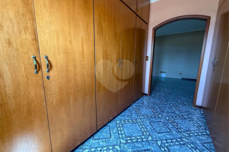 Sobrado à venda com 3 quartos, sendo 1 suíte, em Cidade Líder, São Paulo, SP