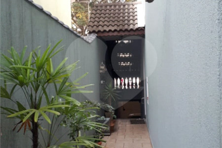 Casa à venda com 3 quartos, sendo 2 suítes,  em Vila Rosália, Guarulhos, SP