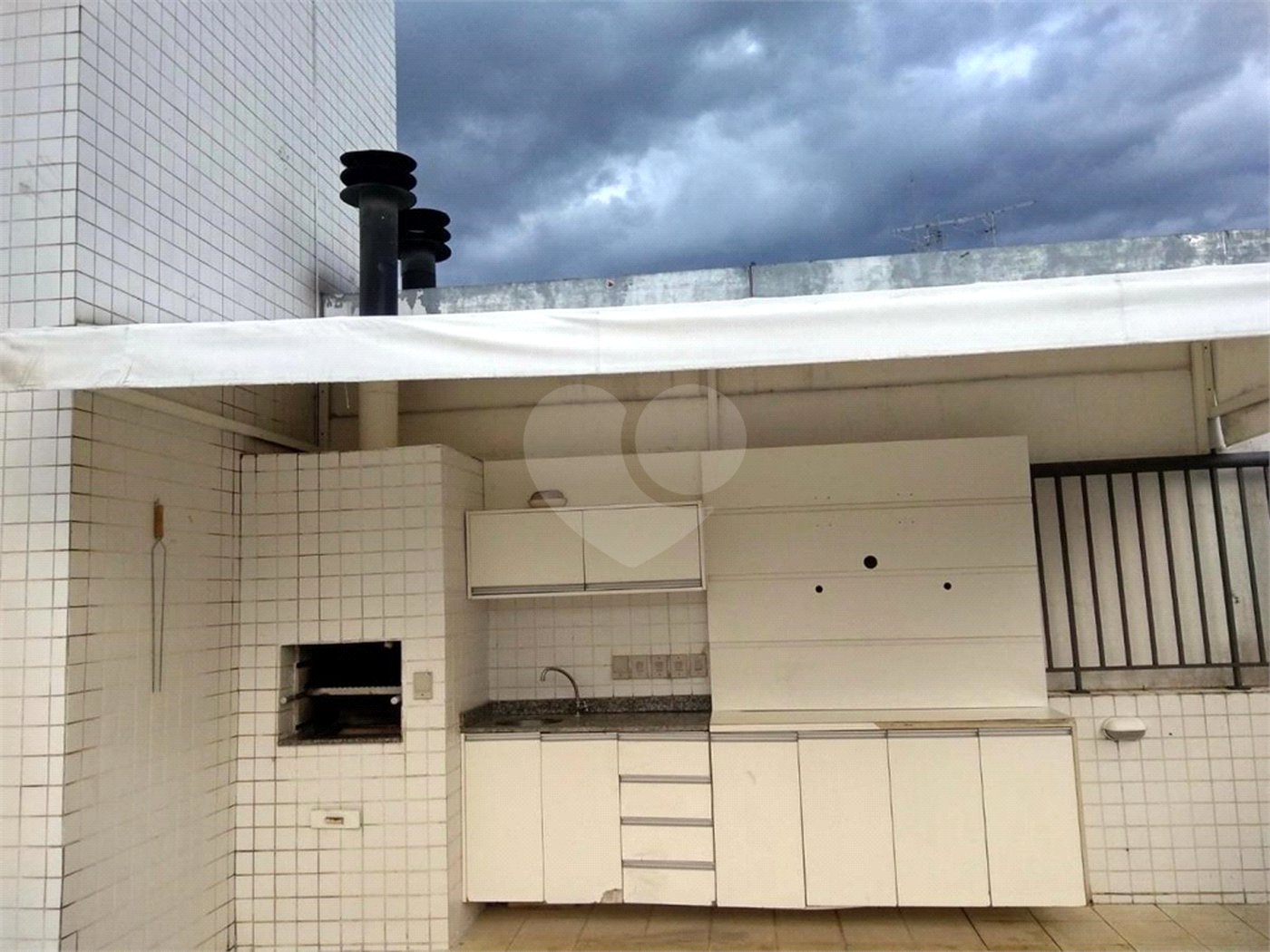 Apartamento à venda com 3 quartos, sendo 1 suíte,  em Cidade São Francisco, São Paulo, SP