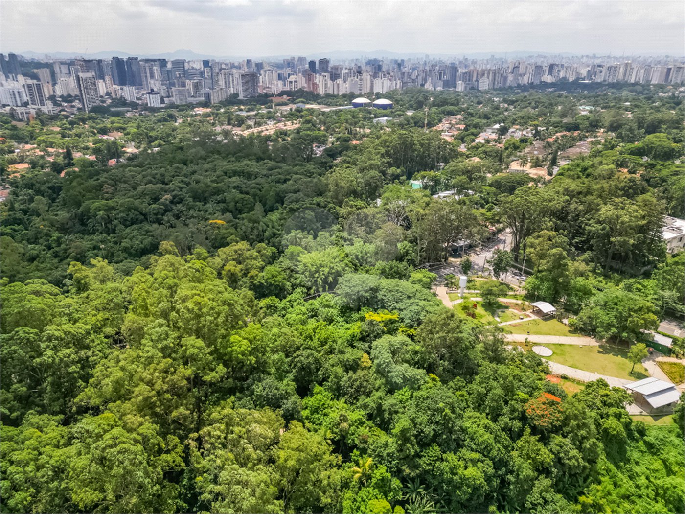 Terreno à venda no condomínio Chácara Santa Helena, São Paulo - SP