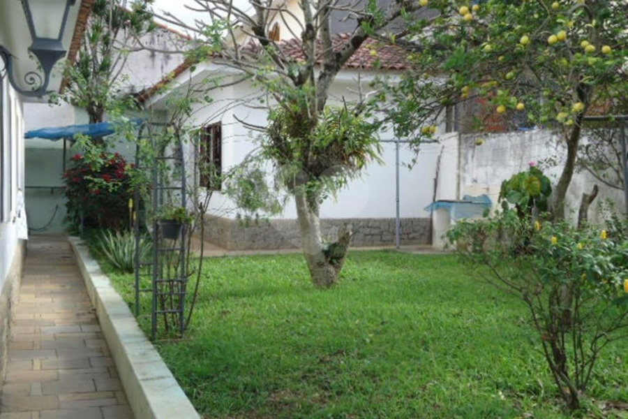 Casa Térrea à venda com 4 quartos, sendo 1 suíte,  em Jardim Peri, São Paulo, SP