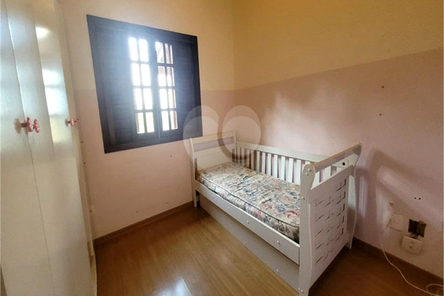 Casa à venda com 4 quartos, sendo 1 suíte, no condomínio Alpes da Cantareira, Mairiporã - SP